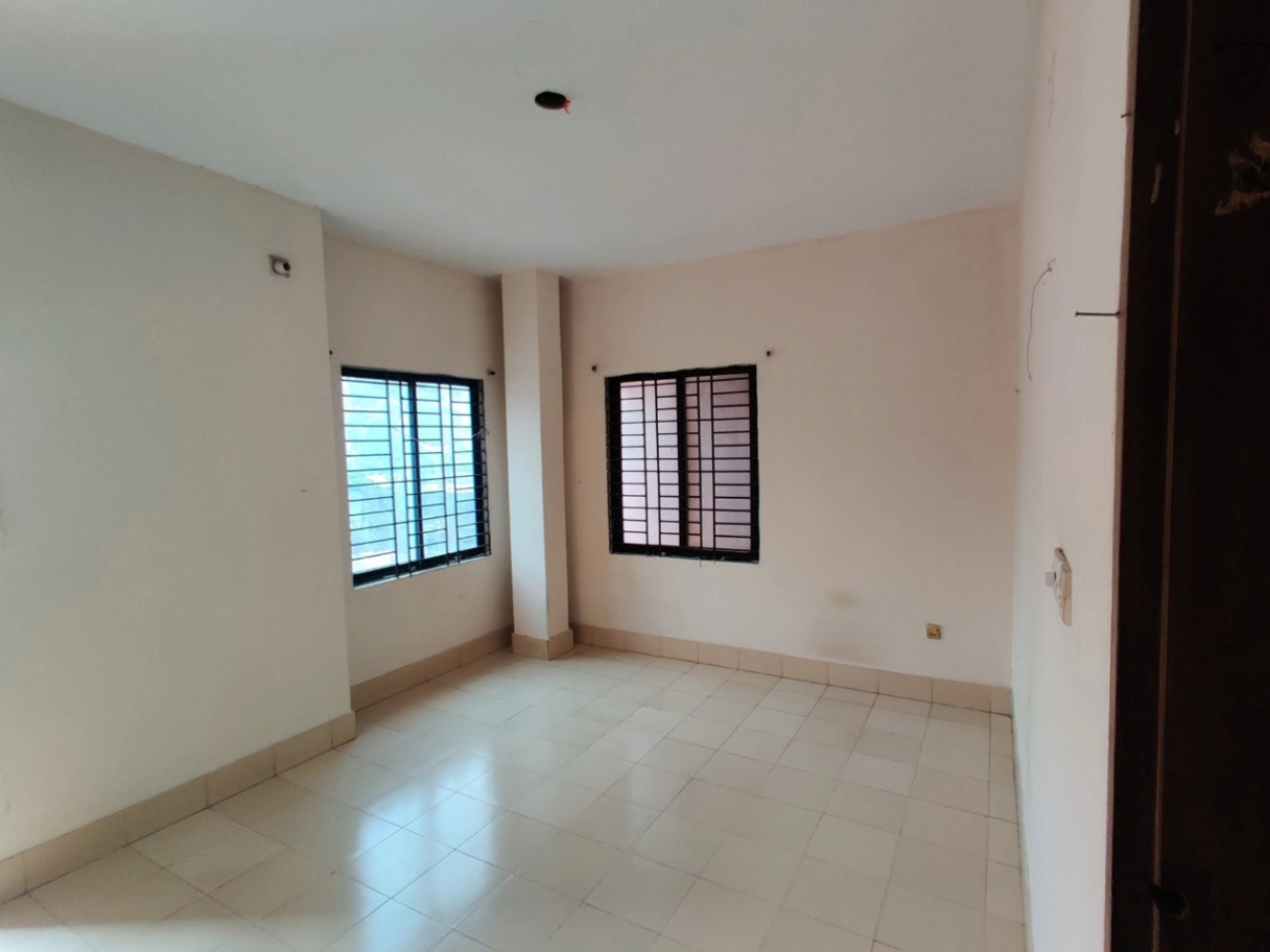 One Seat Available – Male Bachelor, Near Kuril Chourasta (AIUB 15 min)